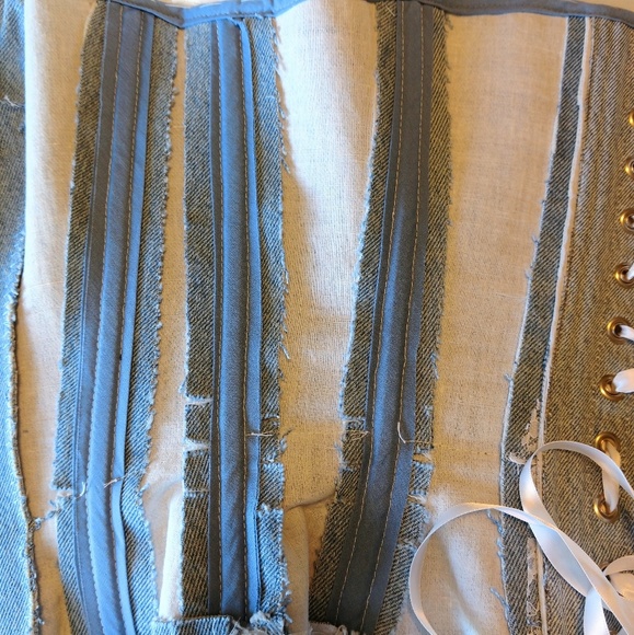 Jean Corset with White Satin Skirt - Picture 6 of 8